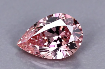 5.60 carat Fancy Pink VS1 Pear Modified Brilliant Diamond For Sale